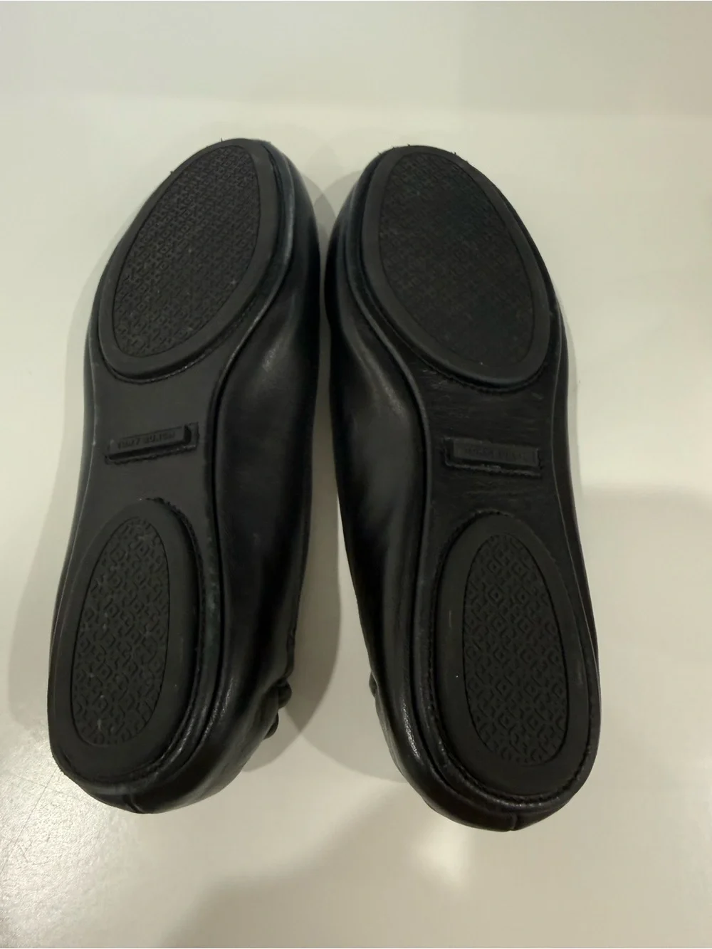 Tory Burch Black Leather Minnie Travel Ballet Flat with Logo Medallion size 8